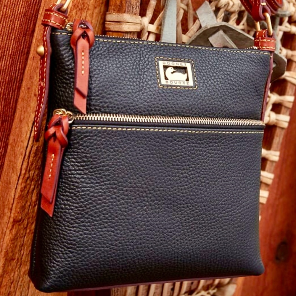🦆✨ Dooney & Bourke Black Pebbled Leather Crossbody Bag | Gold-Toned Hardware